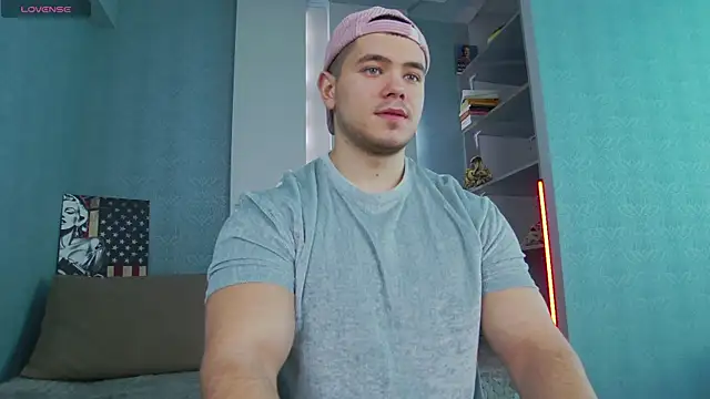 Snapshot of Arilas_ chatting on February 16, 2025, 7:48 am Arilas  online show from February 16, 2025, 7:48 am