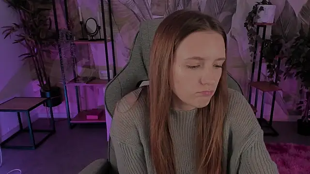 JennyDens online show from October 7, 2025, 3:46 pm