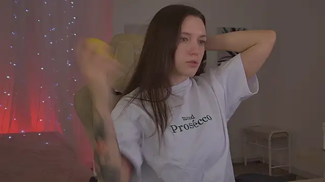 Snapshot of JennyDens chatting on February 2, 2026, 3:33 pm JennyDens online show from February 2, 2026, 3:33 pm