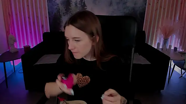 JennyDens online show from February 20, 2025, 5:01 am