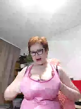 Snapshot of Fire_Night chatting on February 22, 2025, 1:24 pm Fire Night online show from February 22, 2025, 1:24 pm