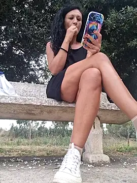 Snapshot of Luna-77 chatting on September 8, 2025, 4:17 pm Luna-77 online show from September 8, 2025, 4:17 pm