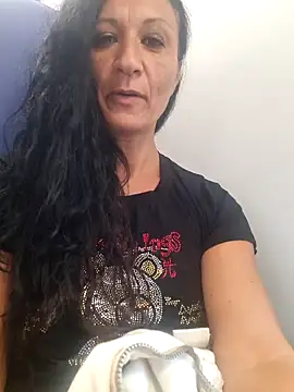 Snapshot of Luna-77 chatting on September 14, 2025, 9:53 am Luna-77 online show from September 14, 2025, 9:53 am