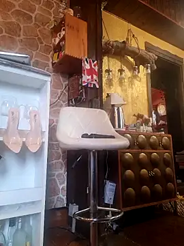 Snapshot of Luna-77 chatting on November 26, 2025, 8:58 am Luna-77 online show from November 26, 2025, 8:58 am