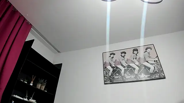 Snapshot of Cameron_diazz chatting on September 19, 2025, 10:36 pm Cameron diazz online show from September 19, 2025, 10:36 pm