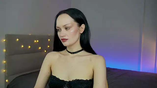 QueenAliss online show from July 4, 2026, 4:30 am