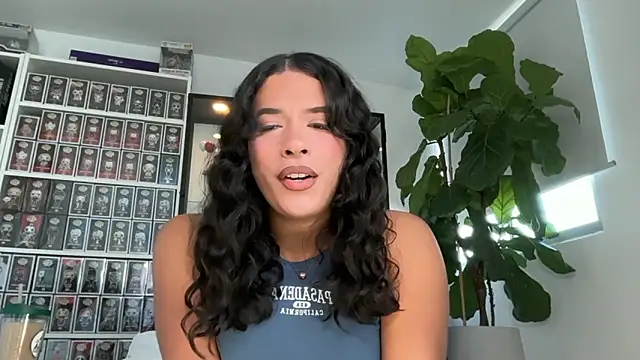 Snapshot of kendrasmithTS chatting on June 28, 2026, 9:43 pm kendrasmithTS online show from June 28, 2026, 9:43 pm