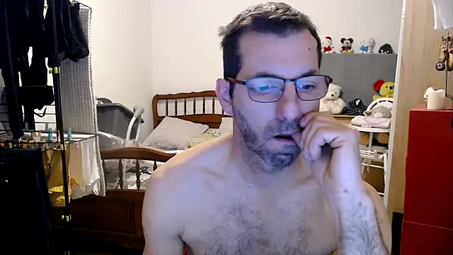 Snapshot of steph19x5 chatting on January 30, 2025, 4:27 am steph19x5 online show from January 30, 2025, 4:27 am