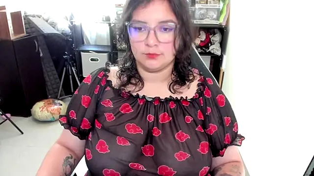 aika-dreams online show from November 12, 2025, 1:59 pm