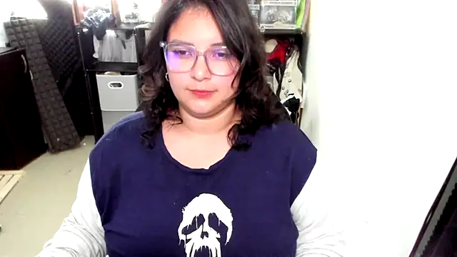 aika-dreams online show from October 28, 2025, 9:47 pm