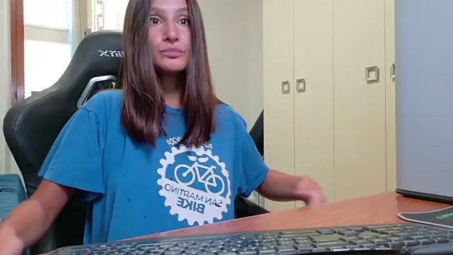 Snapshot of GodlyTheia chatting on July 17, 2026, 4:48 pm GodlyTheia online show from July 17, 2026, 4:48 pm