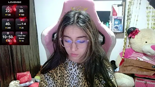 Snapshot of Maggie_Fox3 chatting on February 15, 2025, 4:14 am Maggie Fox3 online show from February 15, 2025, 4:14 am
