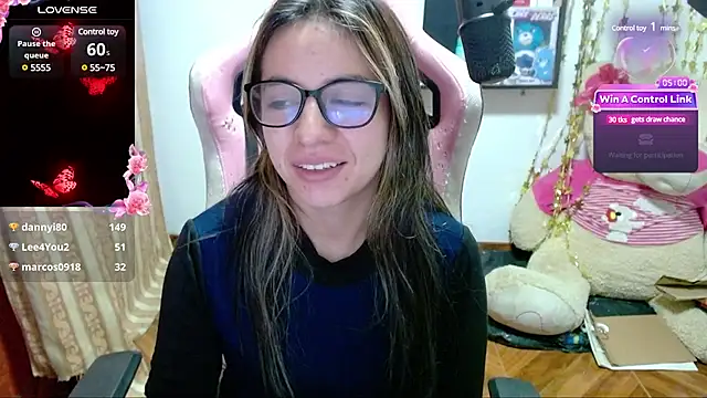 Snapshot of Maggie_Fox3 chatting on February 1, 2025, 6:43 am Maggie Fox3 online show from February 1, 2025, 6:43 am