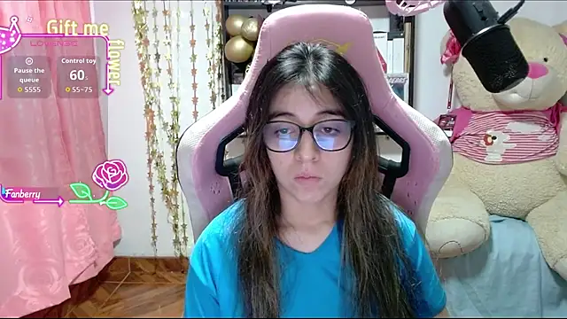 Maggie Fox3 online show from October 26, 2025, 12:44 am