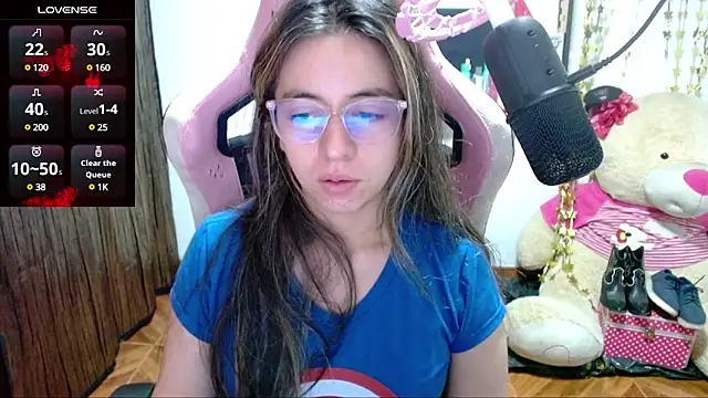 Snapshot of Maggie_Fox3 chatting on February 12, 2025, 1:30 am Maggie Fox3 online show from February 12, 2025, 1:30 am