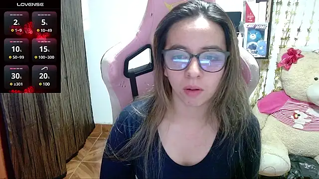 Snapshot of Maggie_Fox3 chatting on March 23, 2025, 1:53 am Maggie Fox3 online show from March 23, 2025, 1:53 am