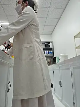 HinaLovely online show from March 3, 2026, 3:35 am