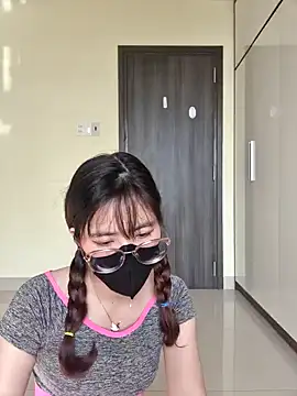 HinaLovely online show from January 10, 2025, 2:04 am