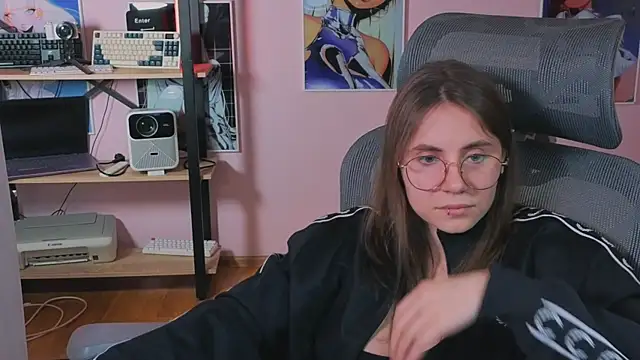  AnnaStark  online show from April 16, 2026, 9:39 pm