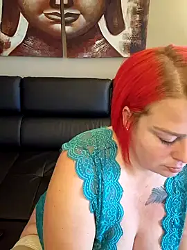 SarahDelSol online show from February 12, 2025, 8:38 am