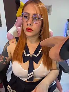 Snapshot of Luna_Paris_ chatting on May 22, 2026, 9:57 pm Luna Paris online show from May 22, 2026, 9:57 pm