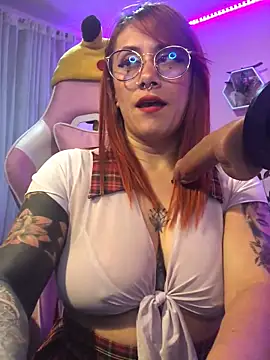 Snapshot of Luna_Paris_ chatting on February 8, 2025, 12:17 am Luna Paris online show from February 8, 2025, 12:17 am
