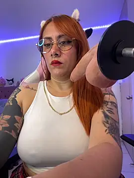 Snapshot of Luna_Paris_ chatting on November 18, 2025, 11:26 pm Luna Paris online show from November 18, 2025, 11:26 pm