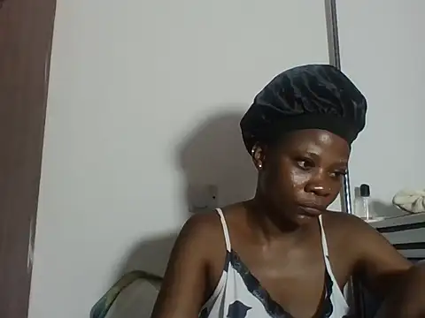 Sweetbaby004 online show from February 4, 2026, 7:42 pm