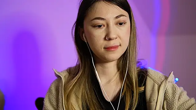 chibi moon  online show from January 18, 2025, 8:09 pm