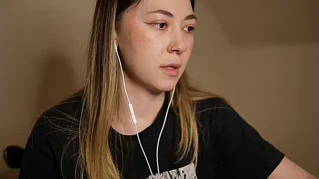 chibi moon  online show from December 1, 2024, 8:14 pm