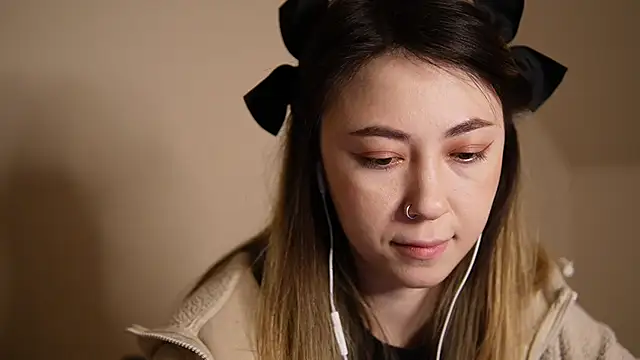 chibi moon  online show from December 11, 2024, 8:07 pm