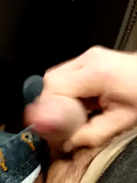 Snapshot of Alex_7422 chatting on February 28, 2026, 8:58 am Alex 7422 online show from February 28, 2026, 8:58 am