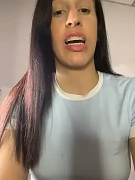 Snapshot of Amira_Milker chatting on January 11, 2025, 3:23 am Amira Milker online show from January 11, 2025, 3:23 am