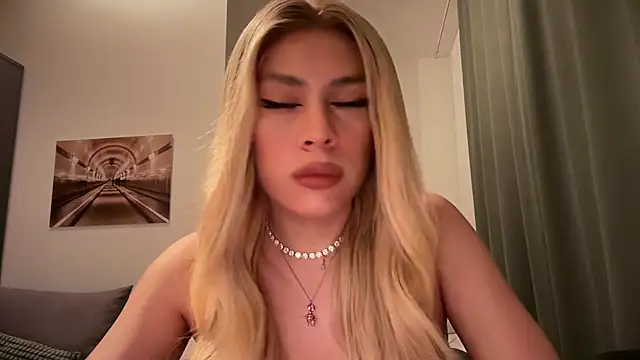 saray doll online show from March 5, 2026, 10:16 pm