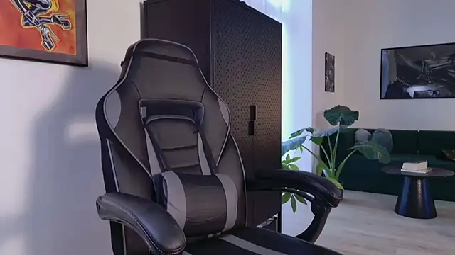 Snapshot of Rubbernina chatting on February 16, 2026, 3:54 pm Rubbernina online show from February 16, 2026, 3:54 pm