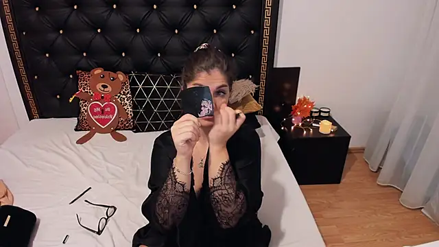 PreciousAillyn online show from November 12, 2025, 5:33 am