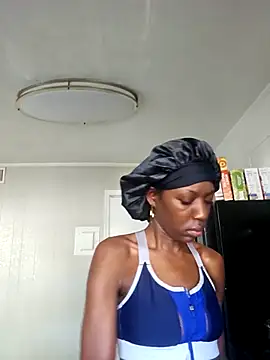 Snapshot of oliviaprettypussy chatting on April 24, 2026, 1:24 pm oliviaprettypussy online show from April 24, 2026, 1:24 pm