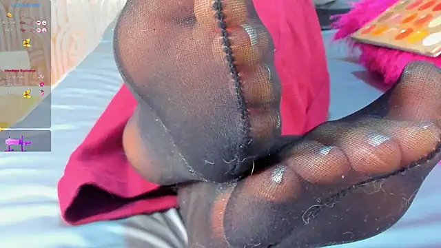 Snapshot of Pantyhose_queen chatting on November 13, 2025, 1:53 am Pantyhose queen online show from November 13, 2025, 1:53 am