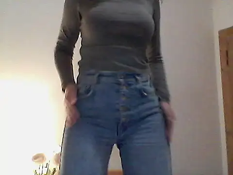 Snapshot of ocean_eyess_ chatting on April 21, 2026, 6:47 pm ocean eyess online show from April 21, 2026, 6:47 pm