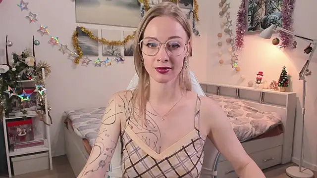 Snapshot of MissRightX chatting on December 3, 2025, 10:03 am MissRightX online show from December 3, 2025, 10:03 am