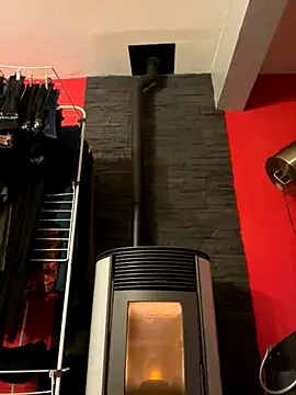 Snapshot of louh261 chatting on November 20, 2025, 5:46 pm louh261 online show from November 20, 2025, 5:46 pm