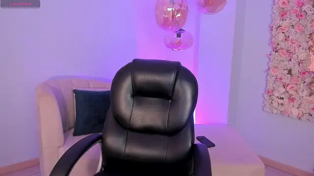 Snapshot of LexieWayne chatting on September 29, 2025, 6:24 pm LexieWayne online show from September 29, 2025, 6:24 pm