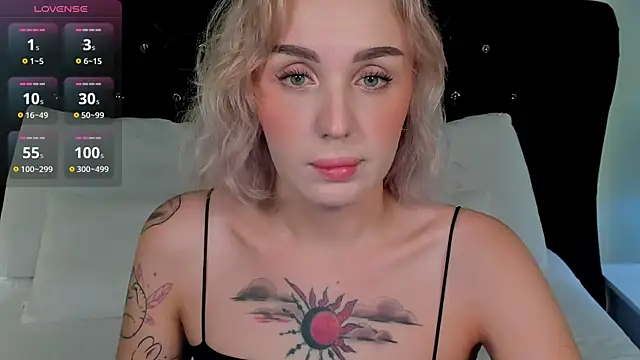 LianaFord online show from October 9, 2025, 10:32 pm