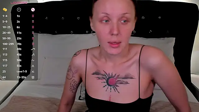 LianaFord online show from April 6, 2026, 4:46 am