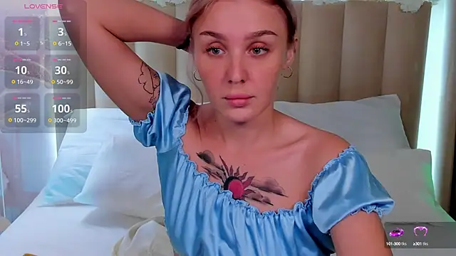 LianaFord online show from October 3, 2025, 9:27 pm