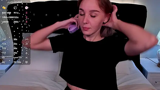 LianaFord online show from September 22, 2025, 7:31 pm