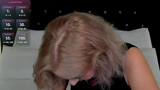 LianaFord online show from October 7, 2025, 10:55 pm