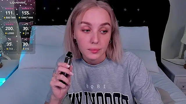 LianaFord online show from September 19, 2025, 5:50 pm