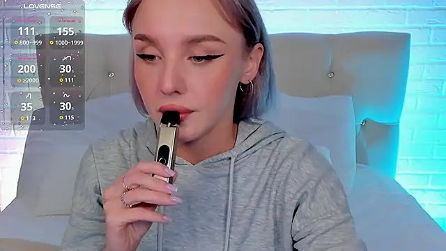 LianaFord online show from September 21, 2025, 6:24 pm