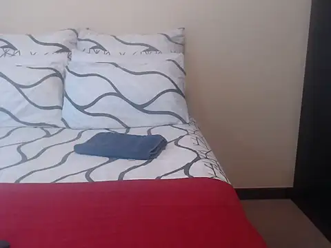 yummycherryxx online show from March 31, 2026, 8:05 am